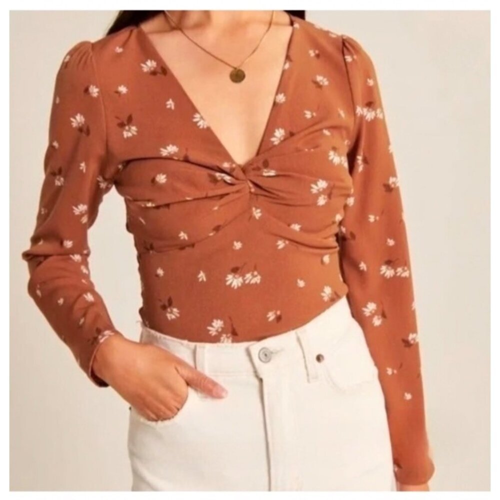 Abercrombie and Fitch Long Sleeved Floral Twist Front Blouse Top Size S Cottage